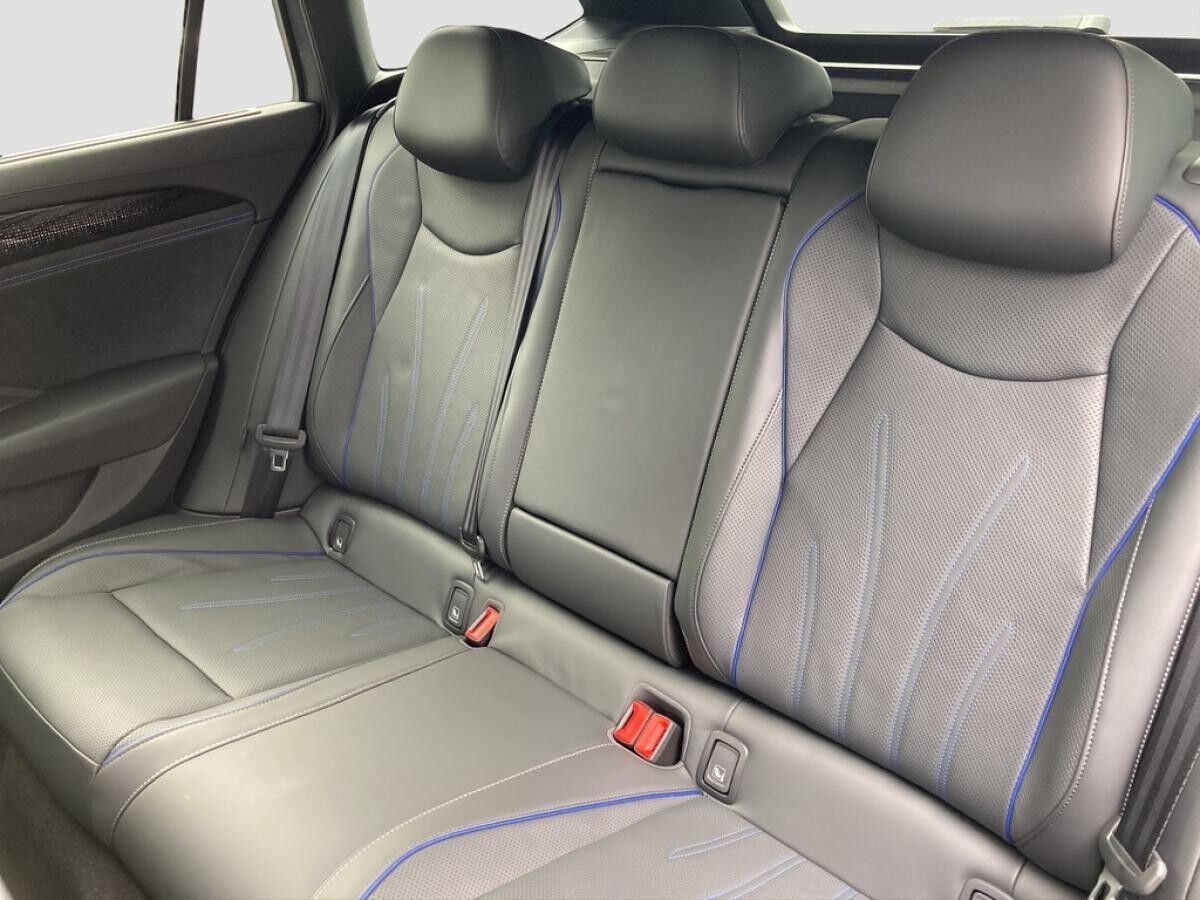 Volkswagen Passat R-Line 1.5l eHYBRID *Tageszulassung - sofort verfügbar*