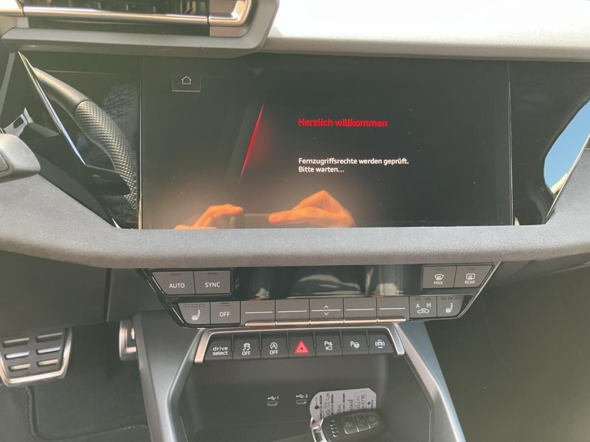 Audi S3 Lim. 2.0 TFSI qu. / SOFORT VERFÜGBAR !