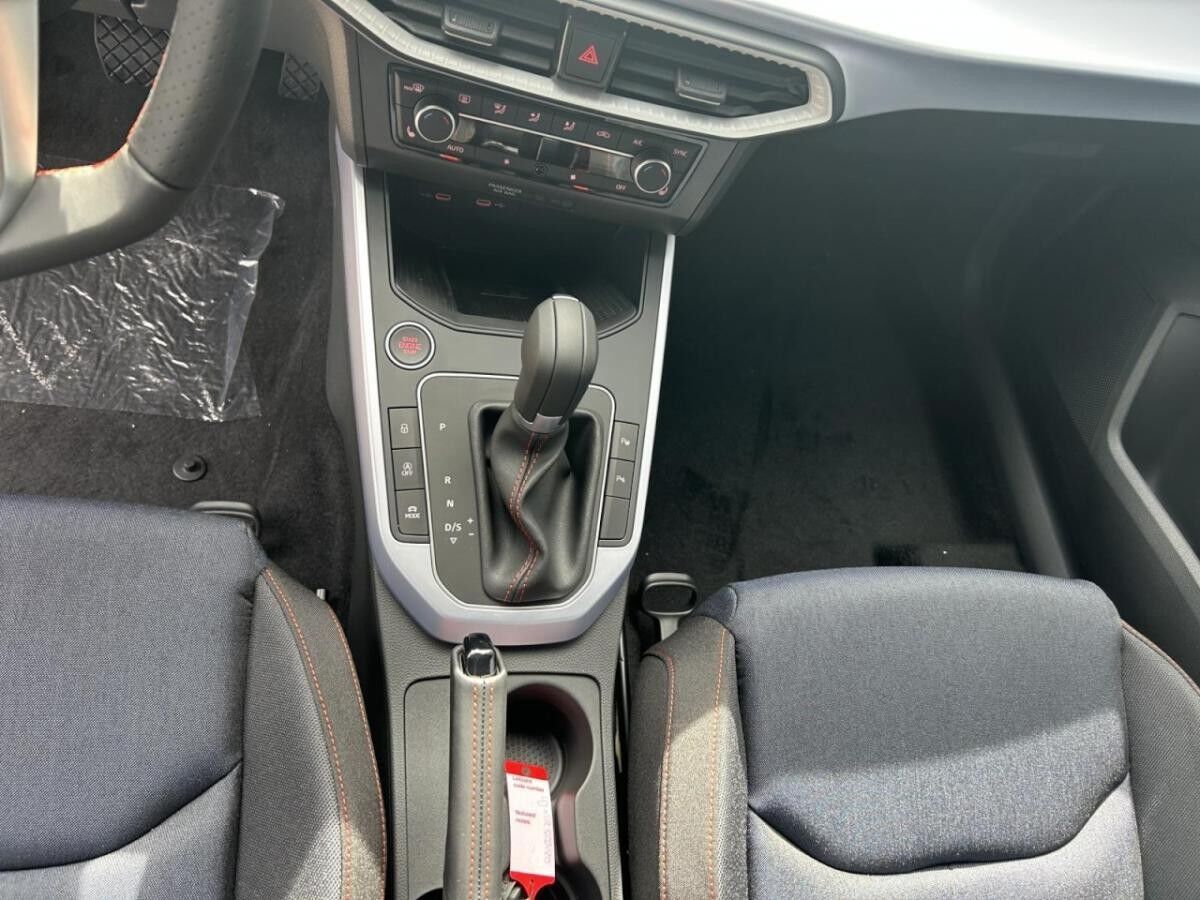 Seat Arona 1.0 TSI FR Navi Parklenkassistent Klima