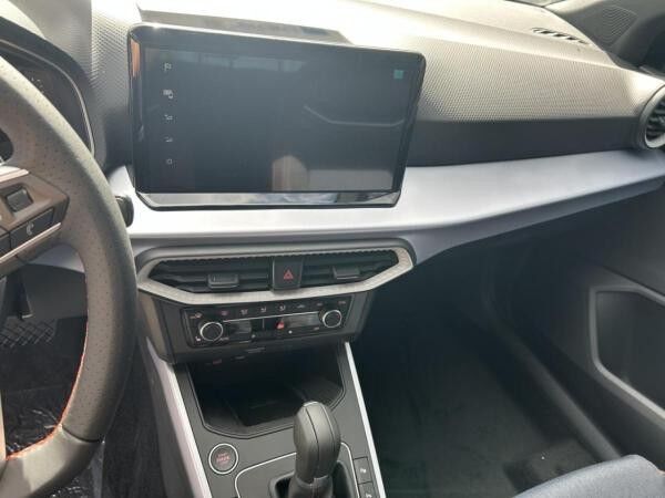 Seat Arona 1.0 TSI FR Navi Parklenkassistent Klima