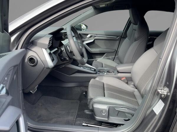 Audi A3 S line 45 TFSI e, Navi, Interieur S-line Leder, Assistenzpaket