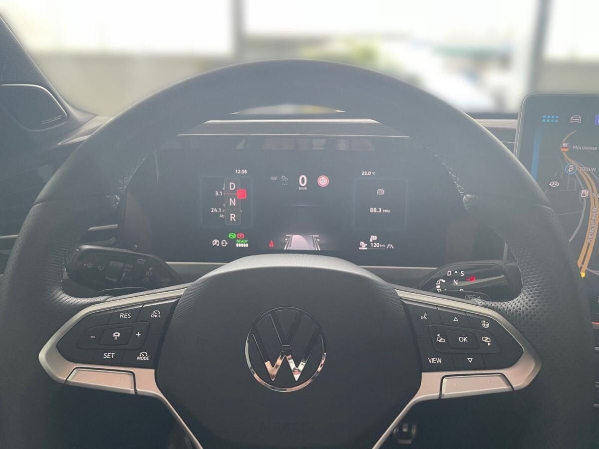 Volkswagen Passat Variant 1.5 eHybrid R-Line Navi*AHK*360°KAM*MATRIX