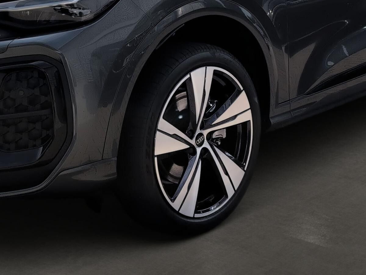 Audi Q5 Sportback TDI quattro S tronic- Adaptives Luftfederfahrwerk- Audi virtual cockpit plus- Audi Soundsy