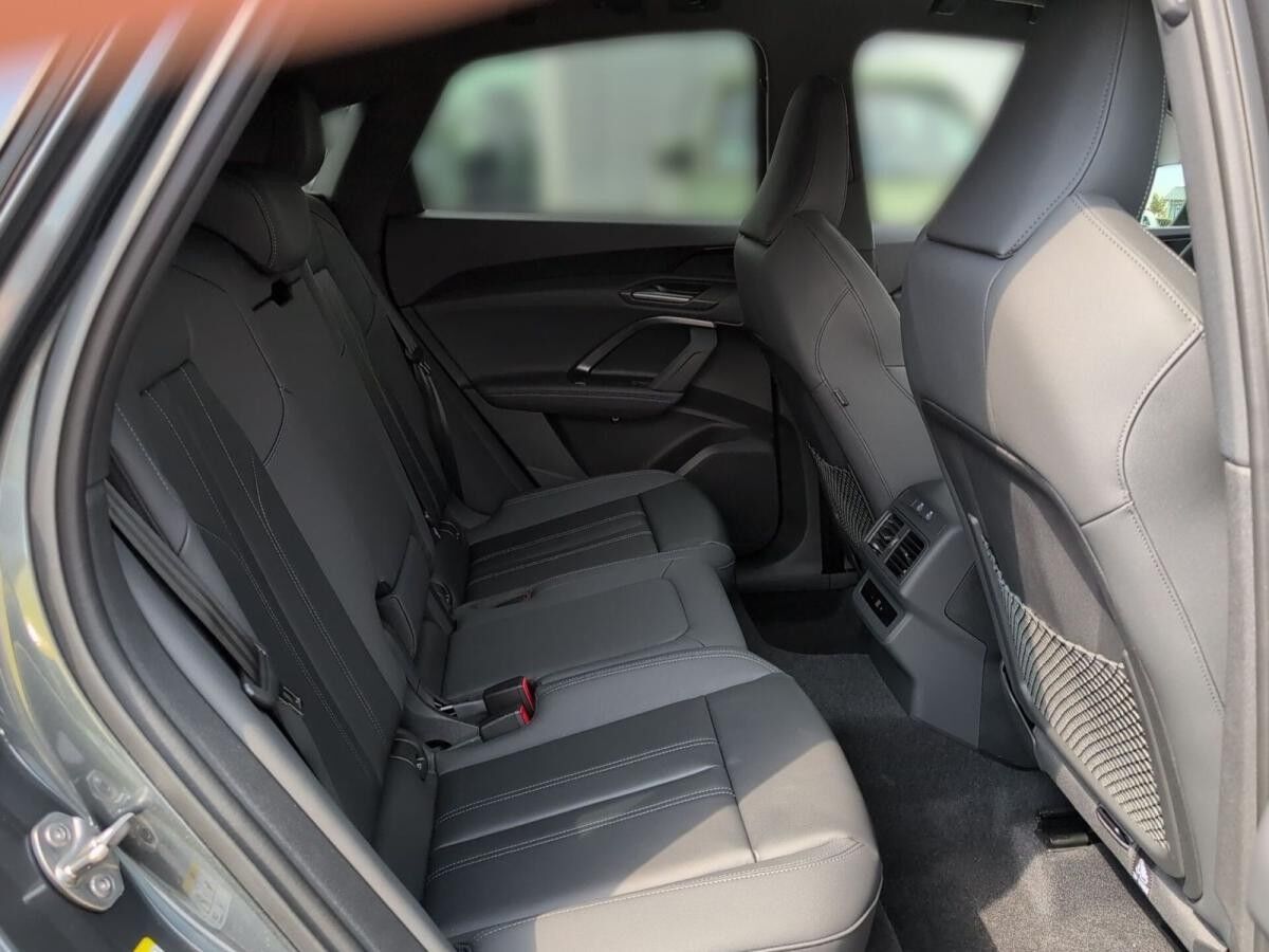 Audi Q5 Sportback TDI quattro S tronic- Adaptives Luftfederfahrwerk- Audi virtual cockpit plus- Audi Soundsy