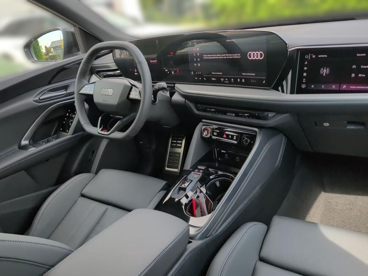 Audi Q5 Sportback TDI quattro S tronic- Adaptives Luftfederfahrwerk- Audi virtual cockpit plus- Audi Soundsy