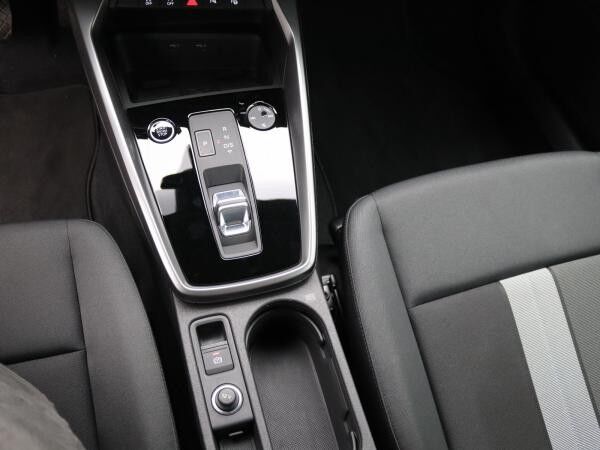 Audi A3 Sportback 30TDI S-tronic / MMI-Navi plus, ACC