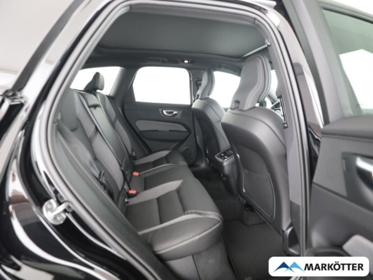 Volvo XC60 B5 AWD Ultra Black Edition/Facelift/AHK/HUD/PANO/360Cam