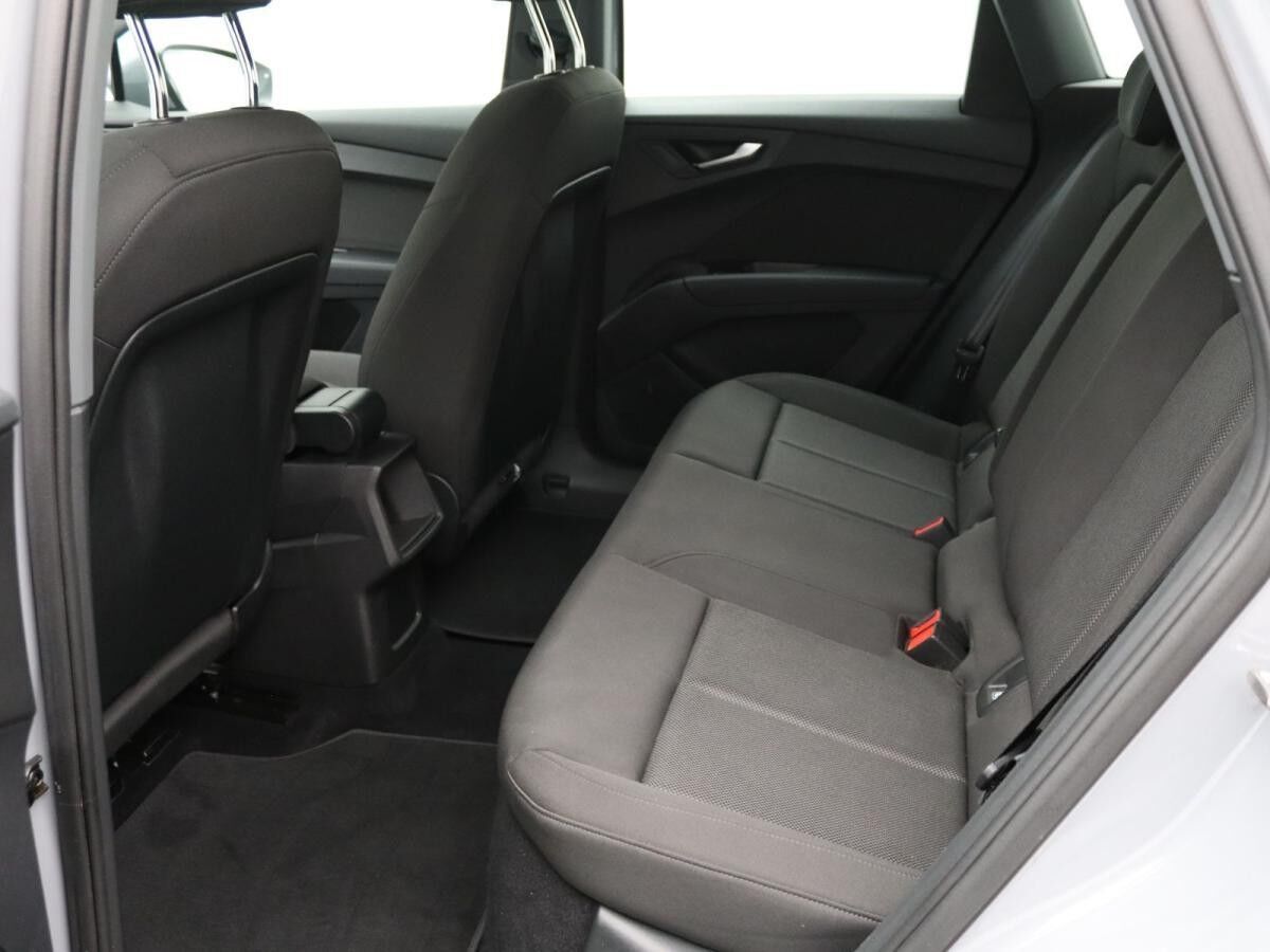 Audi Q4 e-tron 35 / MMI-Navi+, Standklima, LED, SHZ