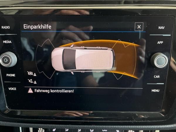 Volkswagen Touran 1.5 TSI Highline AHK Navi ACC LED Sitzhzg
