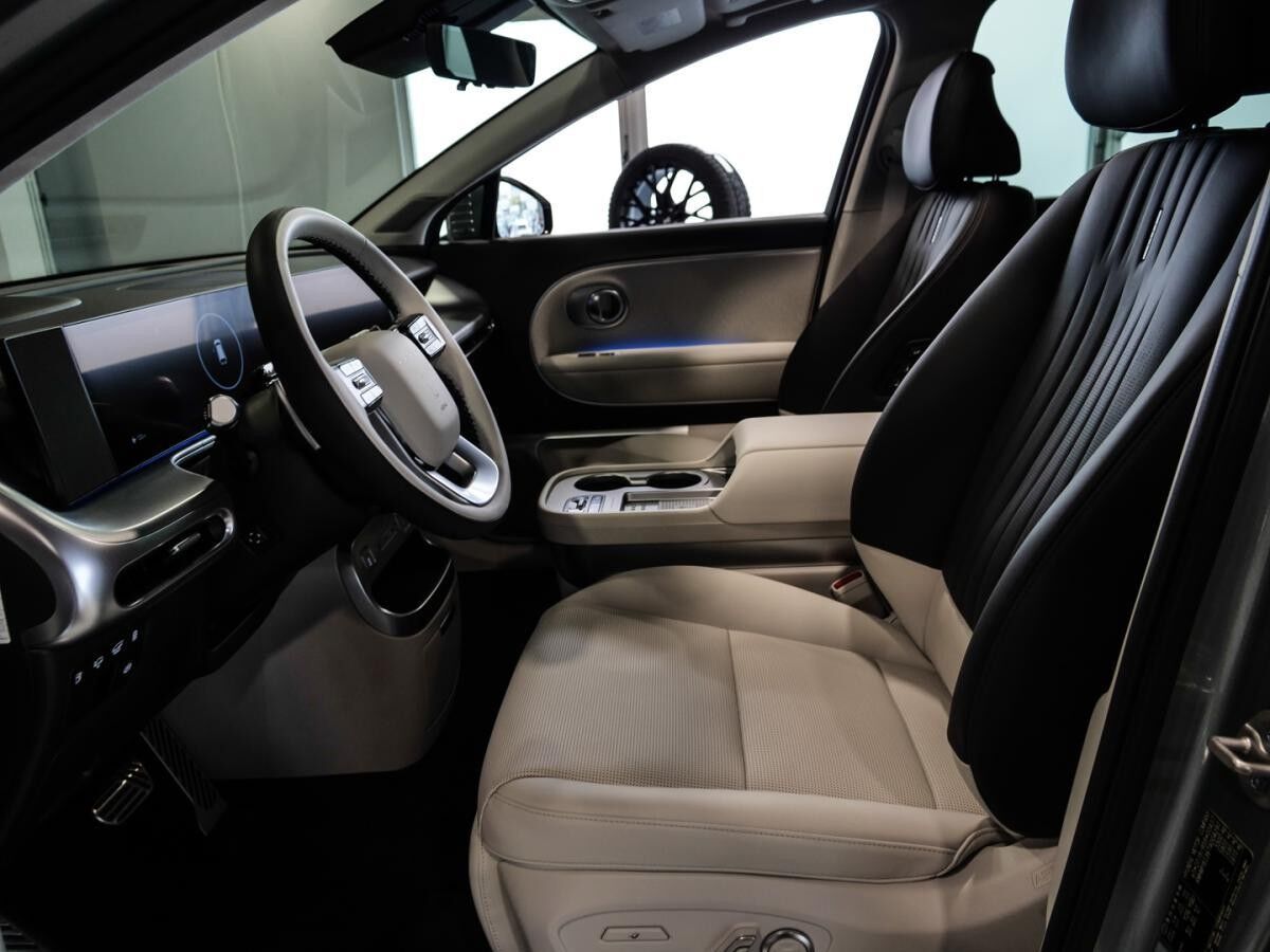 Hyundai IONIQ 9 6-Sitzer 307 PS 4WD UNIQ Panorama GS, Swivel-Paket