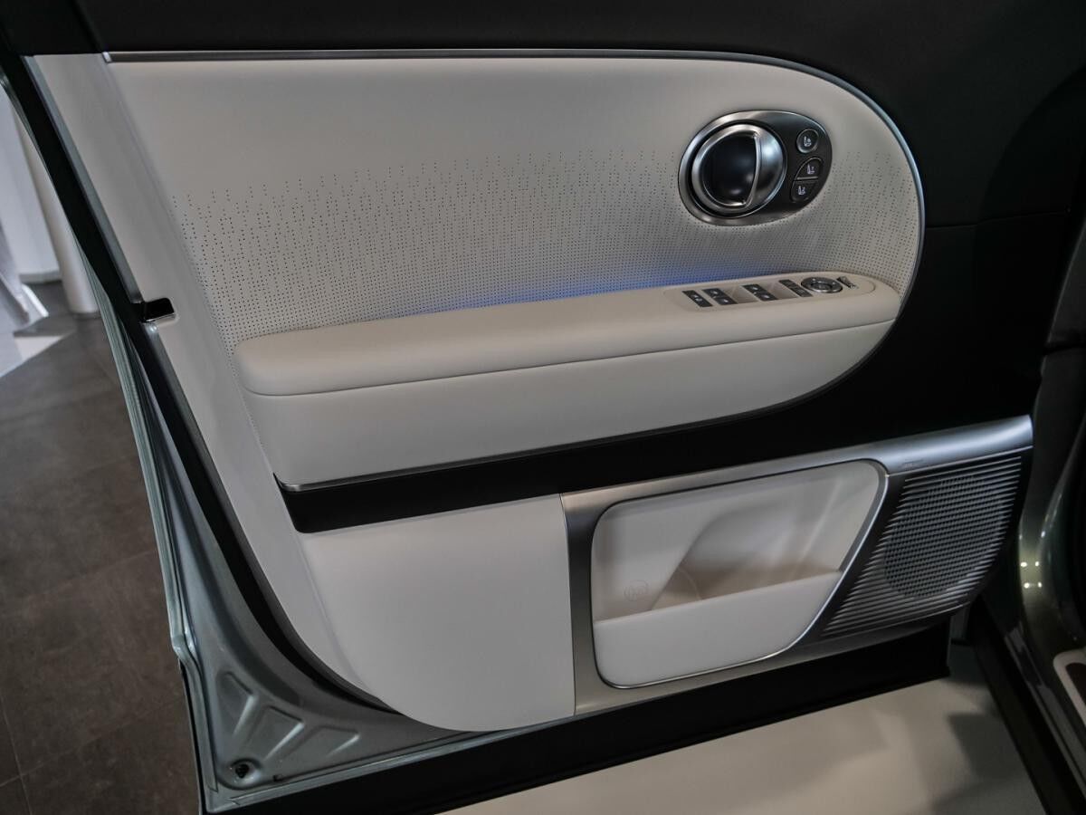 Hyundai IONIQ 9 6-Sitzer 307 PS 4WD UNIQ Panorama GS, Swivel-Paket