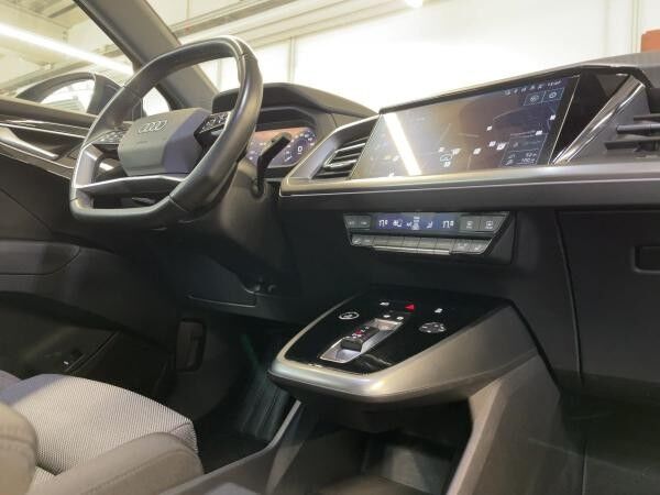 Audi Q4 e-tron Q4 Sportback 40 e-tron Pano Matrix Kamera DAB