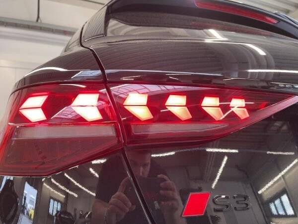 Audi S3 Sportback 2.0 TFSI Kamera ACC Navi Teilleder