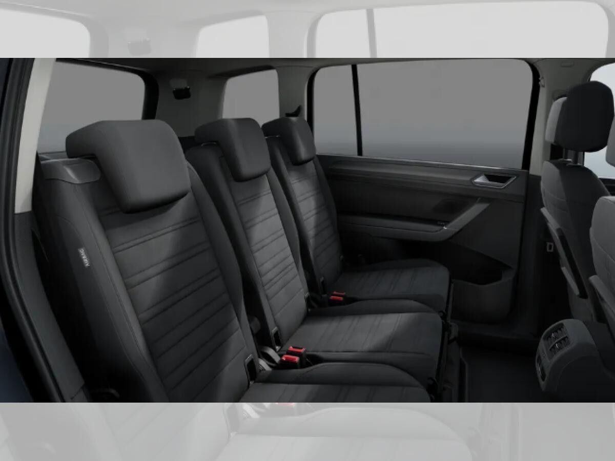 Volkswagen Touran Highline 2.0TDI 150PS DSG *R-LINE BLACK STYLE*AHK*IQ*PANO*STANDHZG*64.640€