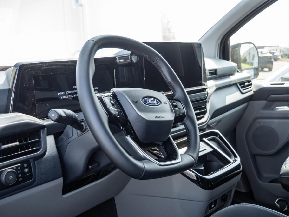 Ford Tourneo Custom Sport L1 Automatik 8-Sitzer Navi LED-Scheinwerfer Kamera FGS 5 Jahre