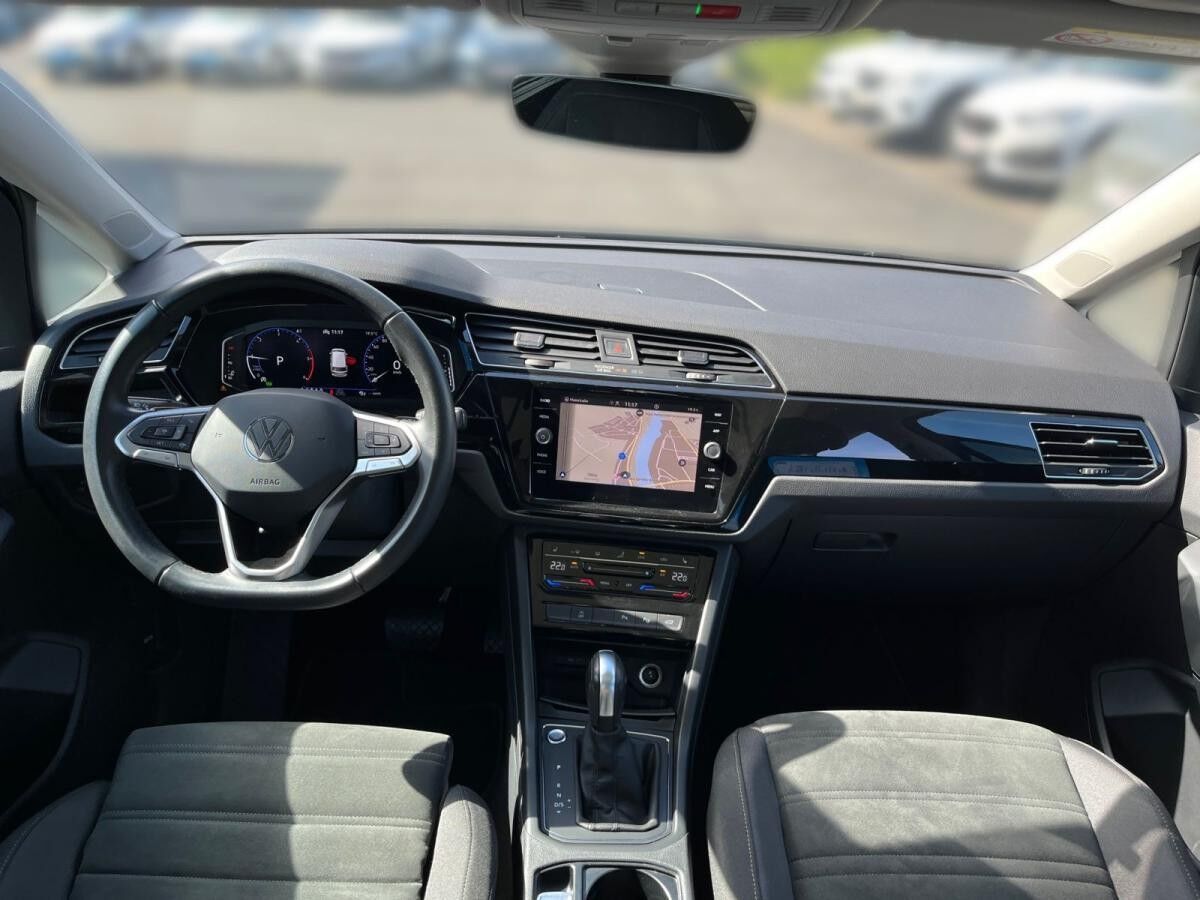 Volkswagen Touran Comfortline 2.0 TDI DSG / 7-Sitze, Pano