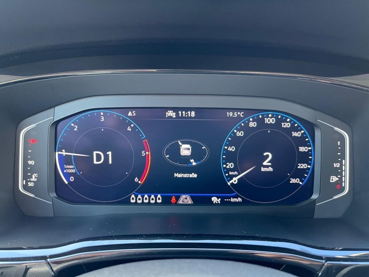 Volkswagen Touran Comfortline 2.0 TDI DSG / 7-Sitze, Pano