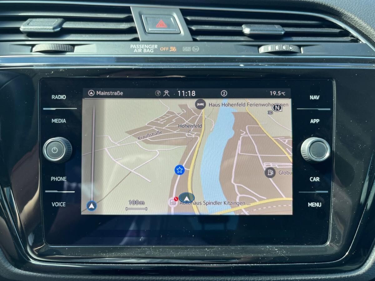 Volkswagen Touran Comfortline 2.0 TDI DSG / 7-Sitze, Pano