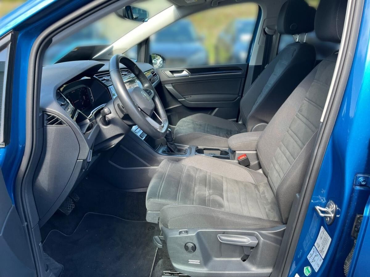 Volkswagen Touran Comfortline 2.0 TDI DSG / 7-Sitze, Pano