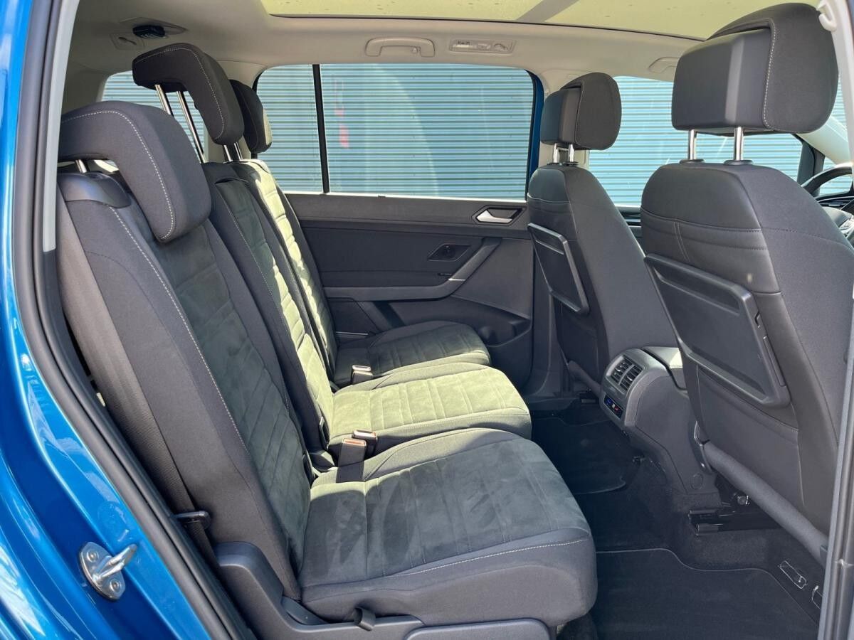 Volkswagen Touran Comfortline 2.0 TDI DSG / 7-Sitze, Pano