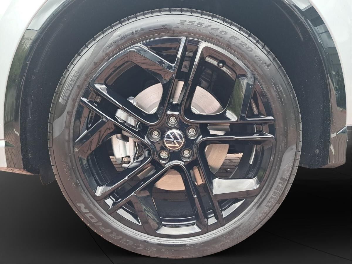 Volkswagen Tiguan R-Line 1,5 eHybrid DSG | Black Style | IQ