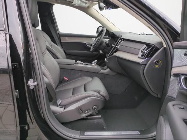 Volvo XC90 T8 PHEV Ultra Dark Matrix AHK