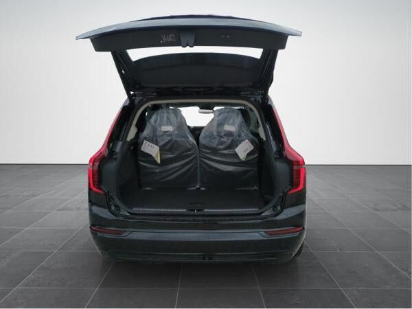 Volvo XC90 T8 PHEV Ultra Dark Matrix AHK