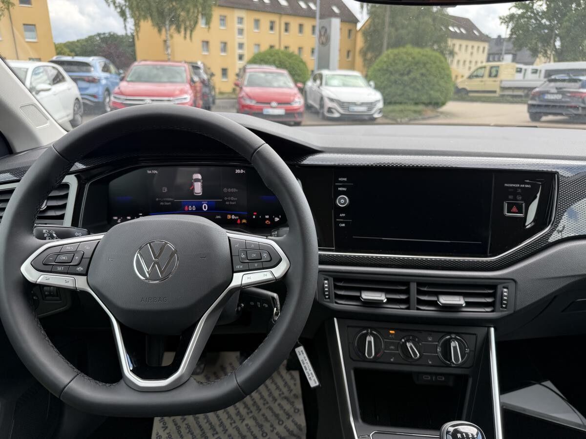 Volkswagen Polo Life1,0l 80 PS/ PDC/ 4 Seasons/ SHZ