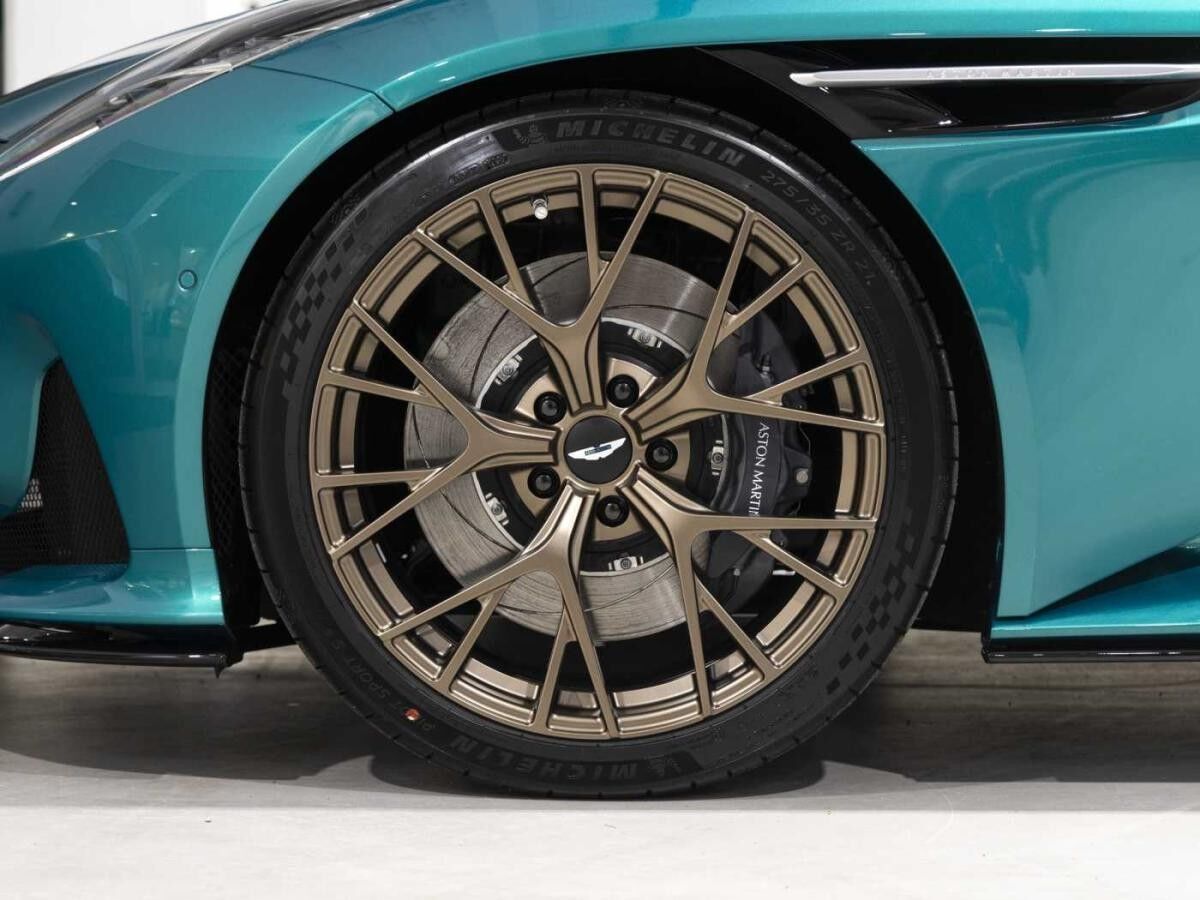 Aston Martin DB12 Coupe