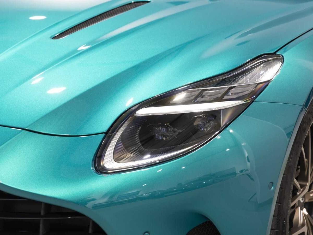 Aston Martin DB12 Coupe