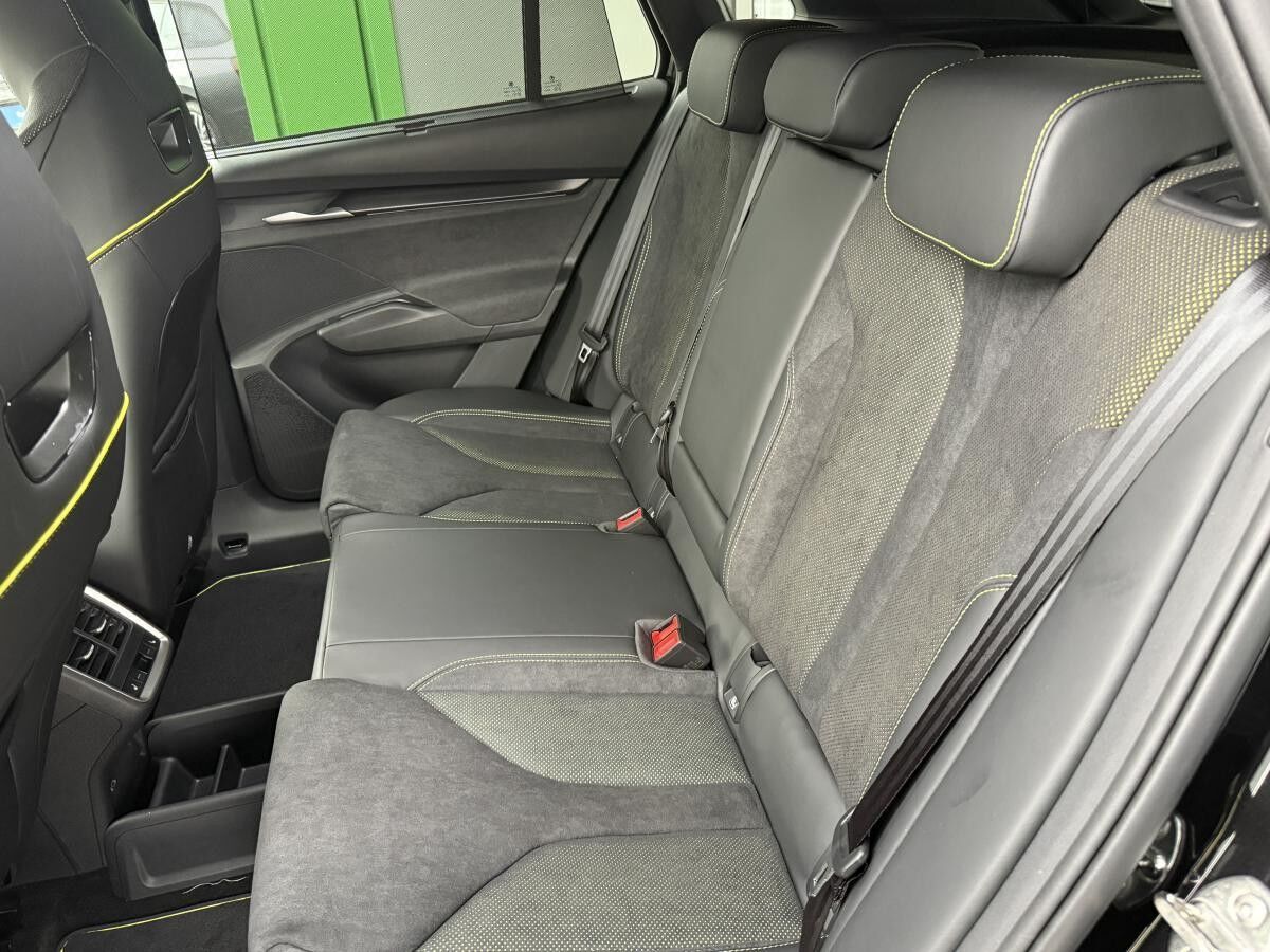 Skoda Elroq Elroq RS 84 kWh 250 kW 1-Gang-Automatik 4x4**AKTION**