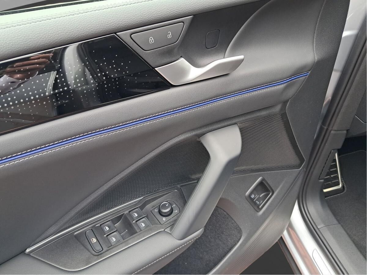 Volkswagen Tiguan R-Line 1,5 eHybrid DSG | Black Style | IQ