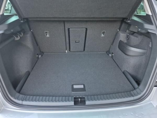 Skoda Karoq 1.5 TSI Tour +ACC+AHK+NAVI+GRA+PDC+SHZ+