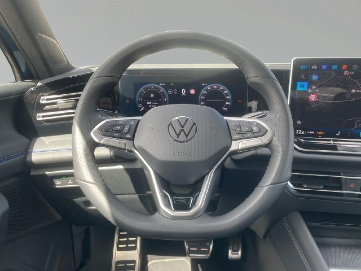 Volkswagen Tiguan 2,0 TDI R-Line 4Mot LED+ AHK Kamera Pano HuD