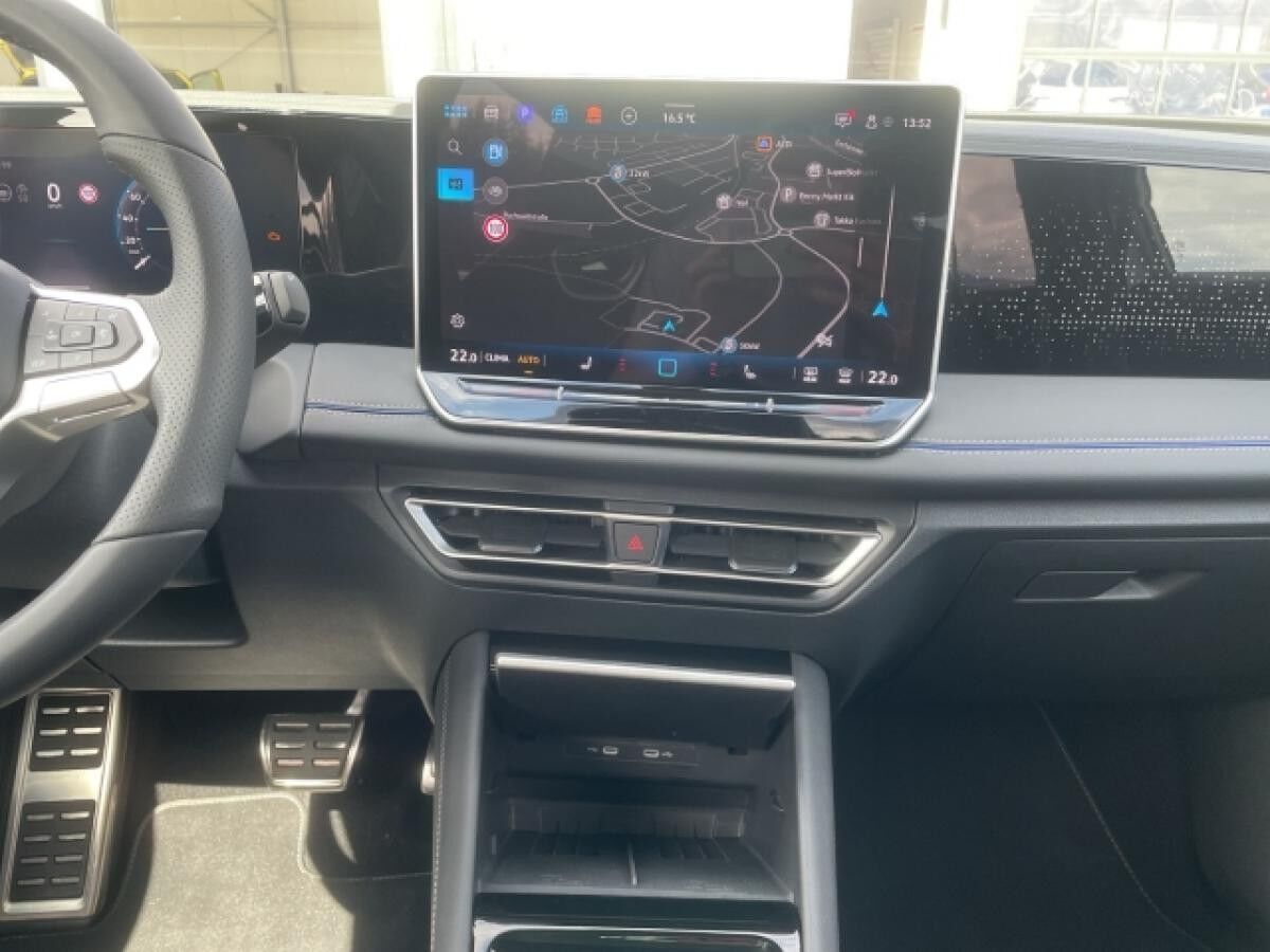 Volkswagen Tiguan 2,0 TDI R-Line 4Mot LED+ AHK Kamera Pano HuD