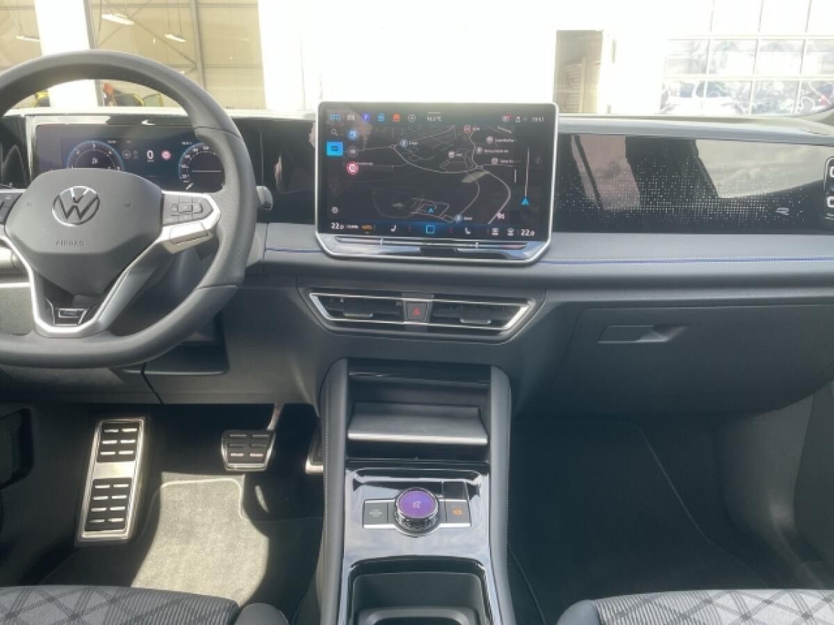 Volkswagen Tiguan 2,0 TDI R-Line 4Mot LED+ AHK Kamera Pano HuD