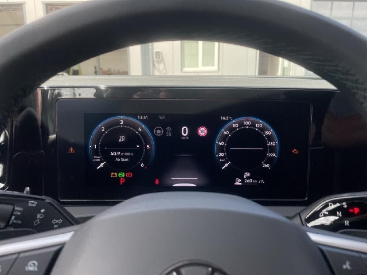 Volkswagen Tiguan 2,0 TDI R-Line 4Mot LED+ AHK Kamera Pano HuD