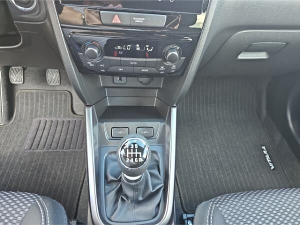 Suzuki Vitara 1.4 Comfort Hybrid Navi LED Apple CarPlay Android Auto Klimaautom DAB SHZ Keyless Entry