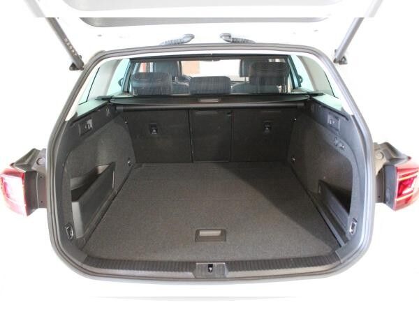 Volkswagen Passat Variant 2.0 TDI DSG R-Line 18 PANO AHK STAND H/K