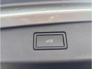 Volkswagen Tiguan R-Line 2,0 l TDI SCR 4MOTION PANO*AHK*WINTERRÄDER*LEDER*HEAD-UP*