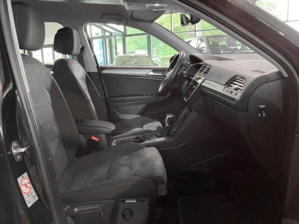 Volkswagen Tiguan Allspace 2.0 TDI SCR Life DSG 7-Sitzer Navi