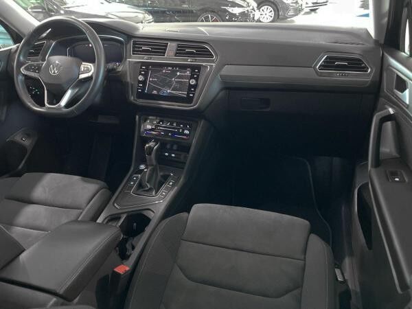 Volkswagen Tiguan Allspace 2.0 TDI SCR Life DSG 7-Sitzer Navi