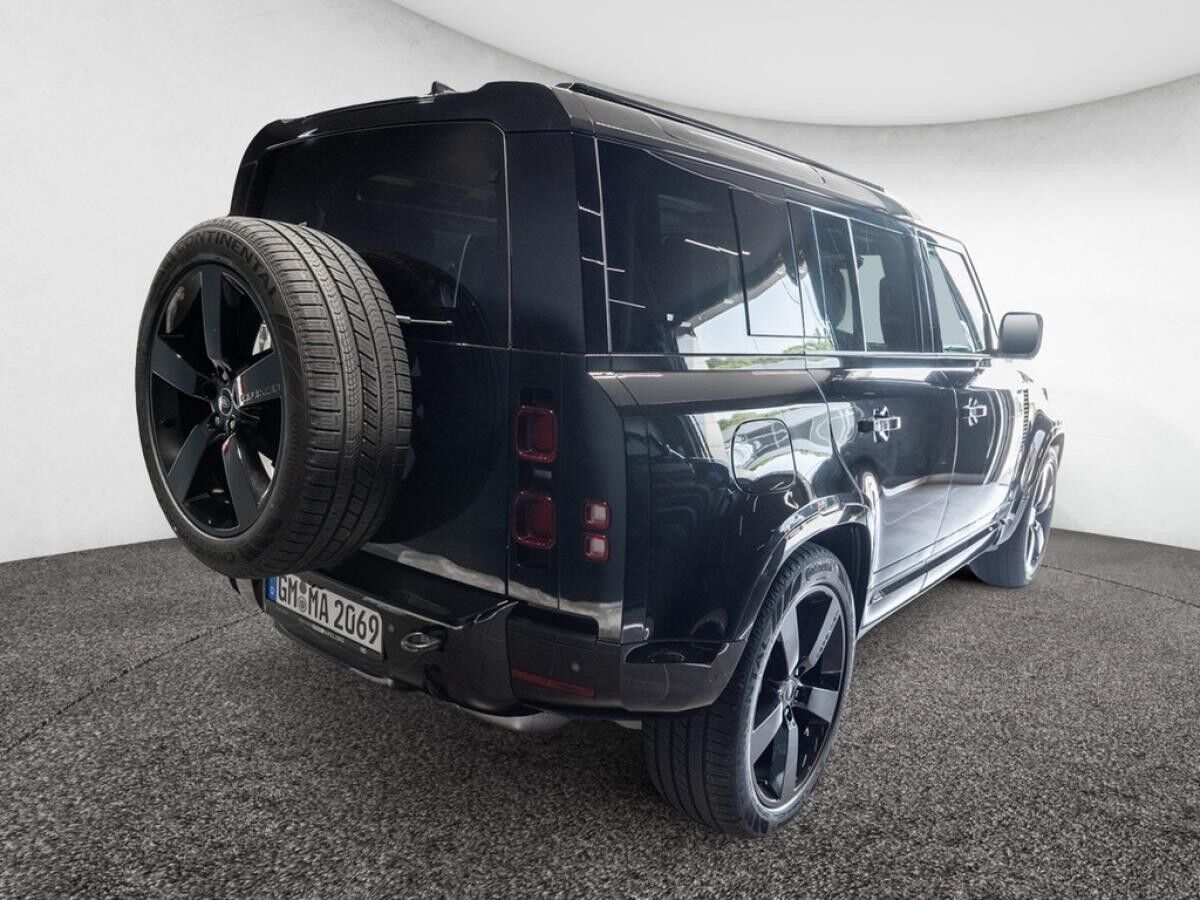 Land Rover Defender D300 X-Dynamic SE