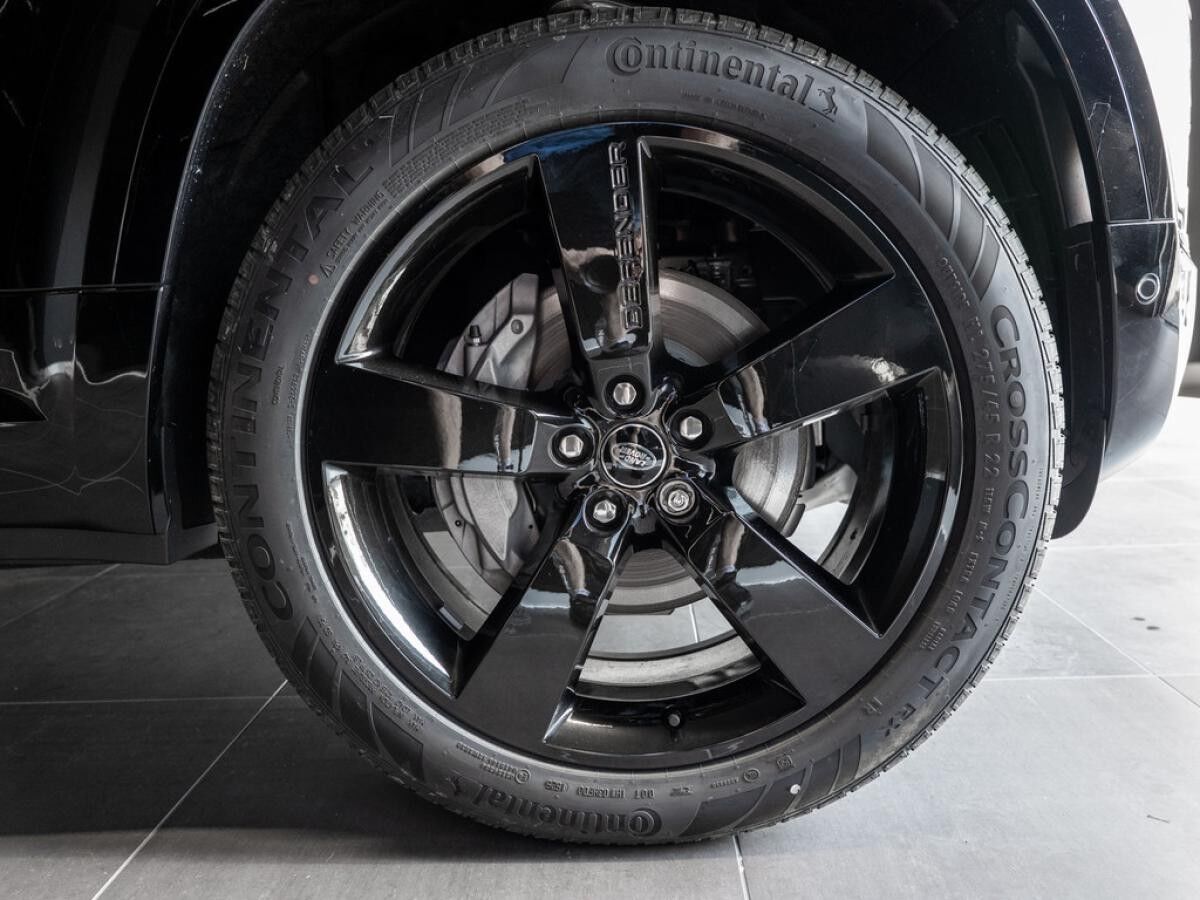 Land Rover Defender D300 X-Dynamic SE