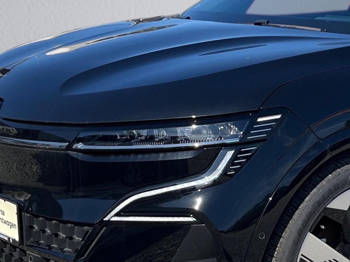 Renault Megane TECHNO EV60 220hp