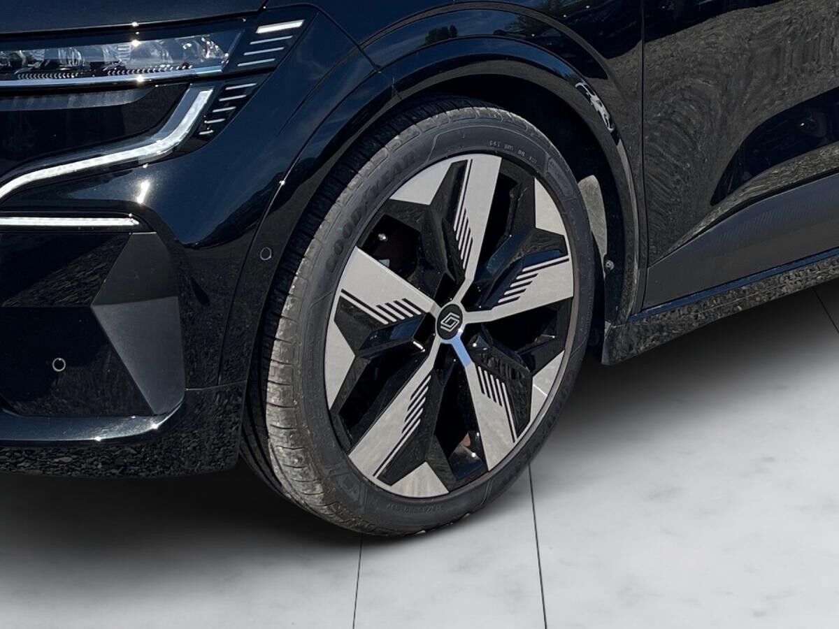 Renault Megane TECHNO EV60 220hp