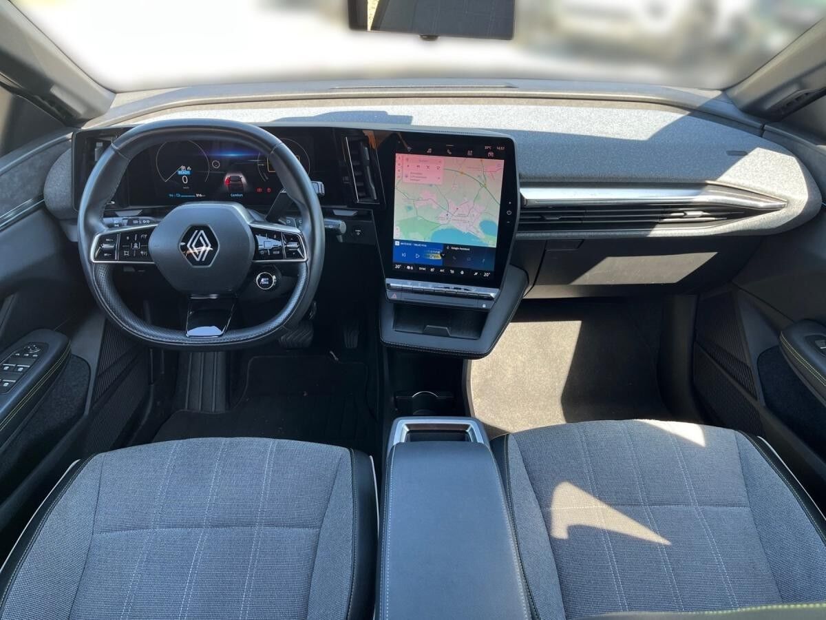 Renault Megane TECHNO EV60 220hp