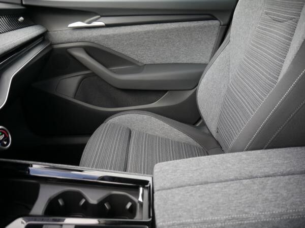 Skoda Superb Combi 2.0 TDI Selection SHZ NAVI ACC LED *848*