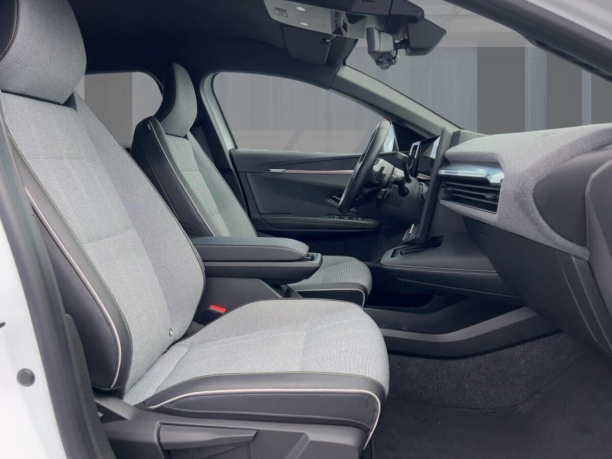 Renault Megane E-Tech E-Tech EV40 130 Techno EV40 Renault Megane E-Tech E-Tech EV40 130 Techno EV40