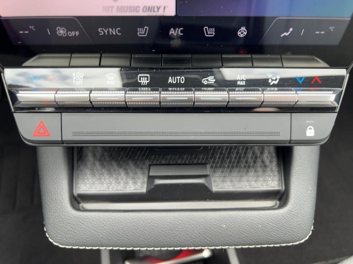 Renault Megane E-Tech E-Tech EV40 130 Techno EV40 Renault Megane E-Tech E-Tech EV40 130 Techno EV40